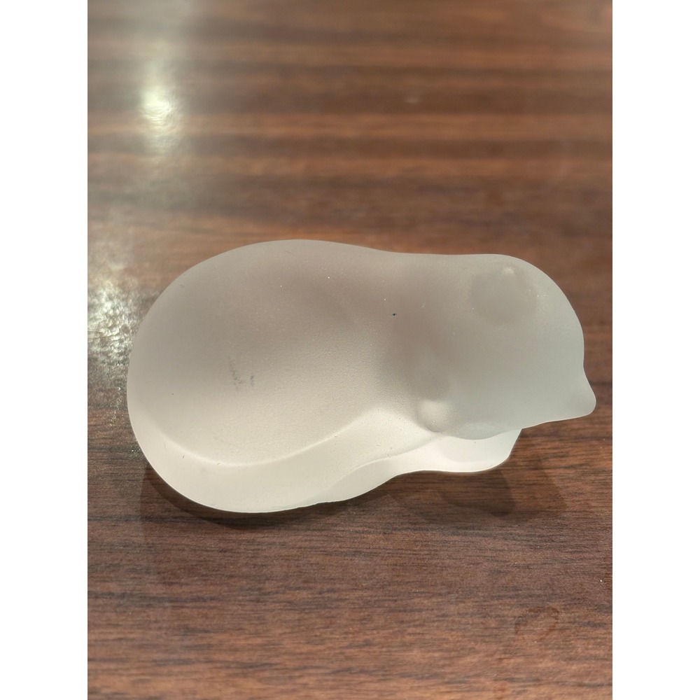 The Franklin Mint Frosted Satin Glass Sleeping Cat Figurine Vintage Art Glass - Picture 10 of 10